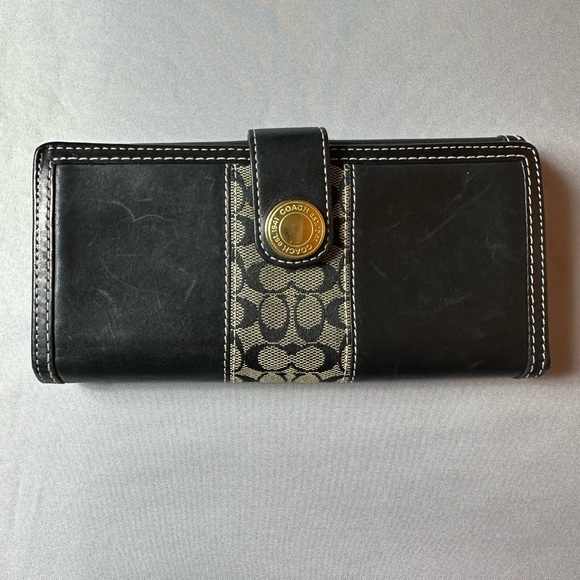 Coach Wallet - Picture 1 of 6